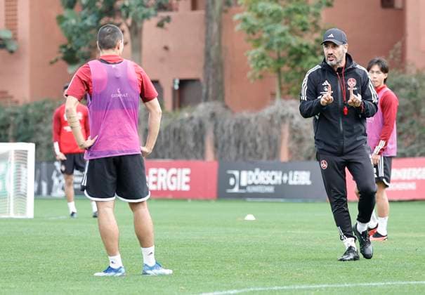 12 01 2024 Soccer 2 Soccer Bundesliga Season 2023 2024 1 FC Nuremberg FCN Club Training Camp Winter Winter Training Camp Marbella Spain Sports Photo Zink DaMa xdaxmax Cristian Fiel Coach 1 FC Nuremberg FCN gives instructions to Jens Castrop 17, 1 FC Nuremberg FCN