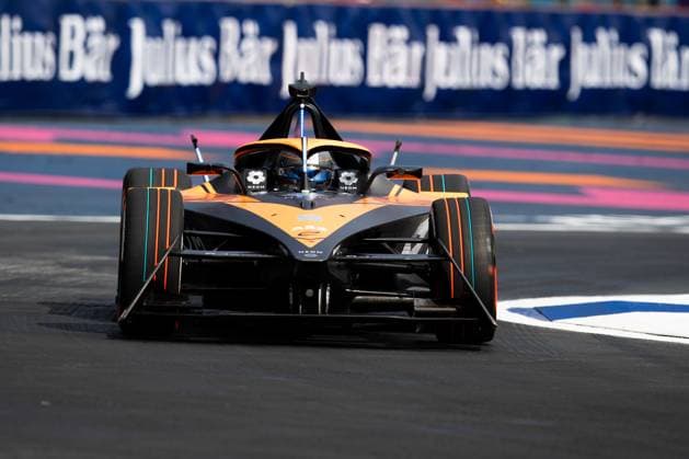 08 BIRD Sam (gbr), NEOM McLaren Formula E Team, Nissan e-4ORCE 04, action during the 2024 Hankook Mexico City ePrix, 1st meeting of the 2023-24 ABB FIA Formula E World Championship, WM, Weltmeisterschaft on the Autodromo Hermanos Rodriguez from January 11 to 13, in Mexico City, Mexico - 2024 FORMULA E HANKOOK MEXICO CITY ePRIX DPPI Panoramic  03424001__F_19581