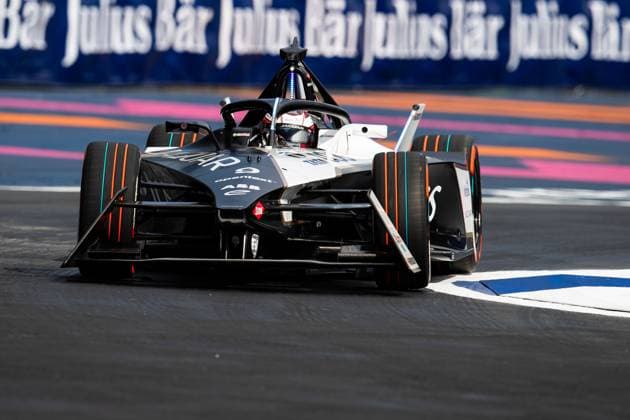 09 EVANS Mitch (nzl), Jaguar TCS Racing, Jaguar I-Type 6, action during the 2024 Hankook Mexico City ePrix, 1st meeting of the 2023-24 ABB FIA Formula E World Championship, WM, Weltmeisterschaft on the Autodromo Hermanos Rodriguez from January 11 to 13, in Mexico City, Mexico - 2024 FORMULA E HANKOOK MEXICO CITY ePRIX DPPI Panoramic  03424001__F_19670