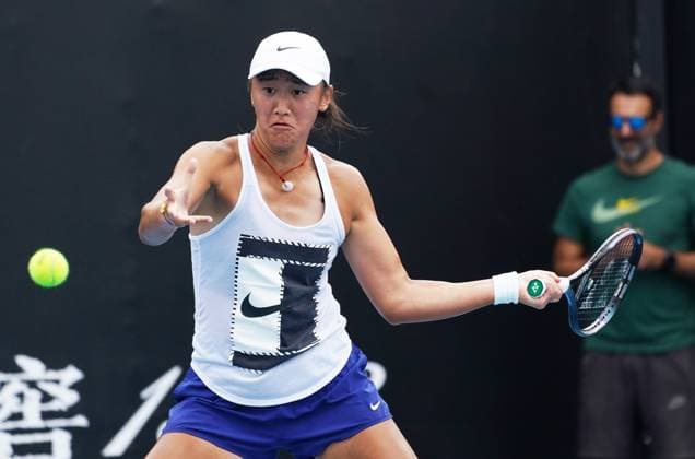(240113) -- MELBOURNE, Jan. 13, 2024 -- Wang Xiyu of China takes part in a training session ahead of the 2024 Australian Open tennis tournament, in Melbourne, Australia, Jan. 13, 2024. ) (SP)AUSTRALIA-MELBOURNE-TENNIS-AUSTRALIAN OPEN-TRAINING WangxShen 
