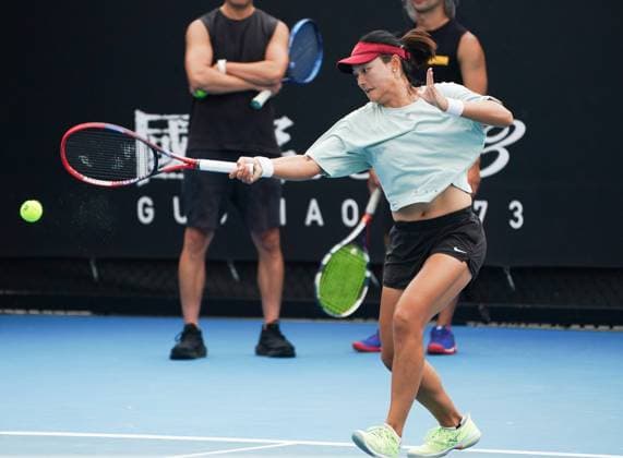 (240113) -- MELBOURNE, Jan. 13, 2024 -- Wang Yafan of China takes part in a training session ahead of the 2024 Australian Open tennis tournament, in Melbourne, Australia, Jan. 13, 2024. ) (SP)AUSTRALIA-MELBOURNE-TENNIS-AUSTRALIAN OPEN-TRAINING WangxShen 