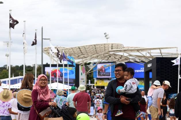 (240113) -- MELBOURNE, Jan. 13, 2024 -- People enjoy Kids Tennis Day at Melbourne Park in Melbourne, Australia, Jan. 13, 2024. The Kids Tennis Day provides activities and entertainment for kids and families. The 2024 Australian Open will be held from Jan. 14 to 28. (Photo by Xinhua) (SP)AUSTRALIA-MELBOURNE-TENNIS-AUSTRALIAN OPEN-KIDS TENNIS DAY ChuxChen 
