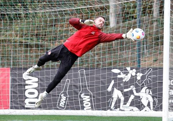 13 01 2024 Soccer 2 Soccer Bundesliga Season 2023 2024 1 FC Nuremberg FCN Club Training Camp Winter Winter Training Camp Marbella Spain Sports Photo Zink DaMa xdaxmax Christian Mathenia 26, 1 FC Nuremberg FCN throws himself after ball