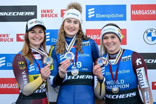 Bilder des Jahres 2024, Sport 01 Januar Sport Themen der Woche KW02 LUGE - FIL WC Innsbruck INNSBRUCK,AUSTRIA,13.JAN.24 - LUGE - FIL World Cup, artificial track, singles ladies. Image shows Julia Taubitz (GER), Madeleine Egle (AUT) and Anna Berreiter (GER).  GEPAxpictures xDanielxSchoenherr