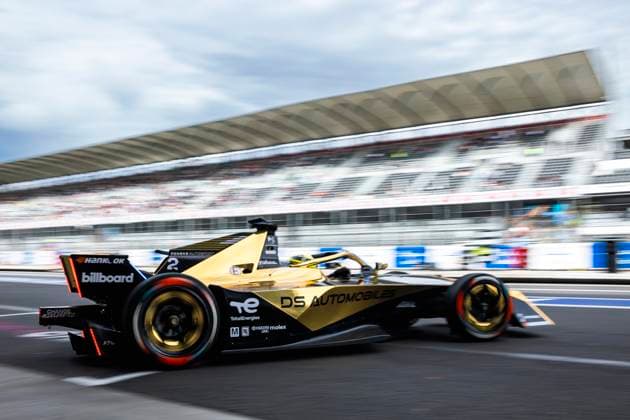 02 VANDOORNE Stoffel (bel), DS Penske, DS E-Tense FE23, pitlane, ambiance during the 2024 Hankook Mexico City ePrix, 1st meeting of the 2023-24 ABB FIA Formula E World Championship, WM, Weltmeisterschaft on the Autodromo Hermanos Rodriguez from January 11 to 13, in Mexico City, Mexico - 2024 FORMULA E HANKOOK MEXICO CITY ePRIX DPPI Panoramic  03424001-TF-292