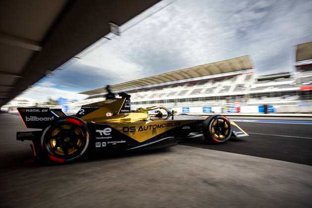 02 VANDOORNE Stoffel (bel), DS Penske, DS E-Tense FE23, pitlane, ambiance during the 2024 Hankook Mexico City ePrix, 1st meeting of the 2023-24 ABB FIA Formula E World Championship, WM, Weltmeisterschaft on the Autodromo Hermanos Rodriguez from January 11 to 13, in Mexico City, Mexico - 2024 FORMULA E HANKOOK MEXICO CITY ePRIX DPPI Panoramic  03424001-TF-267