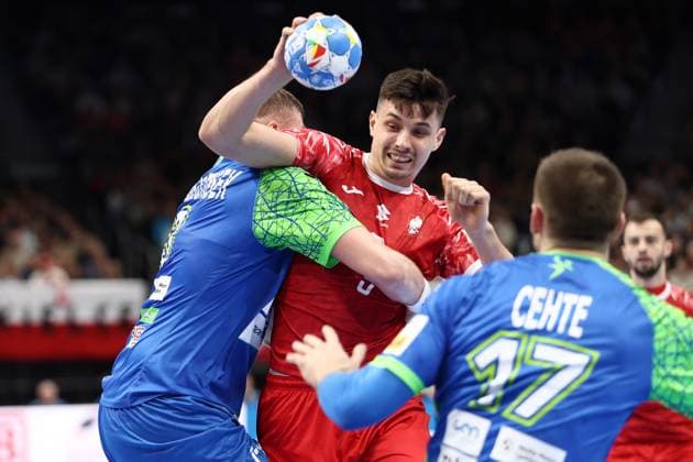 Sport Themen der Woche KW02 Sport Bilder des Tages 2024.01.13 Berlin Pilka reczna Mistrzostwa Europy EHF Euro 2024 Polska - Slowenia N z Szymon Sicko Foto Piotr Matusewicz PressFocus 2024.01.13 Berlin Men handball EHF Euro 2024 Poland - Slovenia Szymon Sicko Credit: Piotr Matusewicz PressFocus NEWSPIX.PL --- Newspix.pl  20240113_PF_PM019