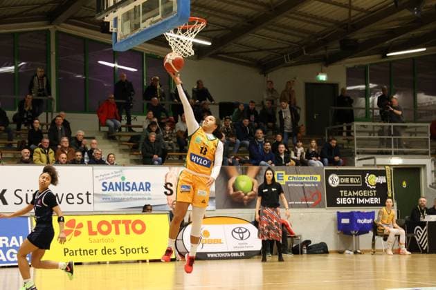 13 01 2024, Basketball, Women, Basketball Bundesliga, Season 2023 2024, TV Saarlouis Royals Eisvögel USC Freiburg, Naomi Penn TSV Saarlouis Royals Saarlouis Stadtgartenhalle Saarland Germany EN