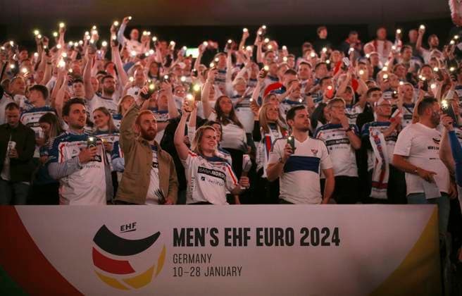 Photo the fans of the Faroe Islands celebrate the point win European Handball Championship, preliminary round in Berlin , Norway Faroe Islands 26 26 on Sat 13 01 2024 Claus Bergmann DFL regulations prohibit any use of photographs as image sequences and or quasi video