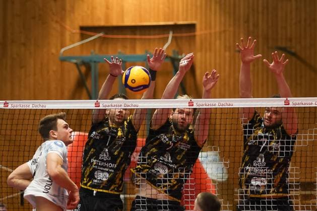 Players at the net, ASV Dachau vs SWD powervolleys Dueren, Volleyball, Volleyball 1 Bundesliga, Matchday 14, Season 23 24, 13 01 2024, ASV Dachau vs SWD powervolleys Dueren, Volleyball, Volleyball 1 Bundesliga, Matchday 14, Season 23 24, 13 01 2024 Dachau Copyright: xEibner-Pressefoto JennixMaulx EP_JML