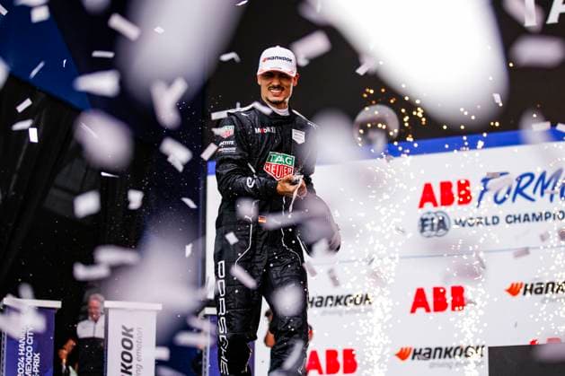 WEHRLEIN Pascal (ger), TAG HEUER Porsche Formula E Team, Porsche 99X Electric, portrait victory celebration podium, during the 2024 Hankook Mexico City ePrix, 1st meeting of the 2023-24 ABB FIA Formula E World Championship, WM, Weltmeisterschaft on the Autodromo Hermanos Rodriguez from January 11 to 13, in Mexico City, Mexico - 2024 FORMULA E HANKOOK MEXICO CITY ePRIX DPPI Panoramic  03424001__R5_4194