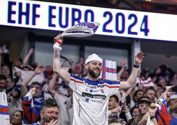 Handball EHF Handball EM 2024, Faroe Islands Norway 13 01 2024, xdanx, Handball EHF Handball EM 2024, Faroe Islands Norway v l Faroe Islands fans celebrate their draw against Norway Berlin Mercedes Benz Arena Berlin Germany EN Copyright: xDanielxLakomskix