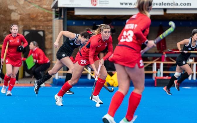 FIH Hockey Olympic Qualification 2024 Valencia Women Great Britain Canada Valencia Spain, 13 01 2024 Lily OWSLEY GBR, 26 Field Hockey Olympic Qualification Women, Great Britain vs Canada in Valencia Spain on 13 01 2024 Copyright: xBEAUTIFULxSPORTS Meurerx