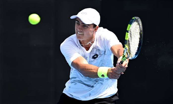 TENNIS AUSTRALIAN OPEN, Adam Walton of Australia returns to Matteo Arnaldi of Italy during their 1st round match on Day 1 of the 2024 Australian Open at Melbourne Park in Melbourne, Sunday, January 14, 2024. ( NO ARCHIVING, EDITORIAL USE ONLY, NO USE IN BOOKS WITHOUT CONSENT MELBOURNE VICTORIA AUSTRALIA  Copyright: xJAMESxROSSx 20240114001888682369