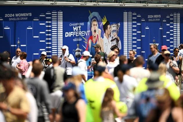 TENNIS AUSTRALIAN OPEN, Spectators are seen on Day 1 of the 2024 Australian Open at Melbourne Park in Melbourne, Sunday, January 14, 2024. ( NO ARCHIVING, EDITORIAL USE ONLY, NO USE IN BOOKS WITHOUT CONSENT MELBOURNE VICTORIA AUSTRALIA  Copyright: xLUKASxCOCHx 20240114001888692998