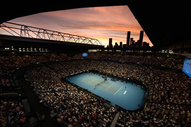 The sun sets over Rod Laver Arena as Novak Djokovic (SRB) plays Dino Prizmic (CRO) in their first round match Australian Open, Day One, Tennis, Melbourne Park, Melbourne, Australia - 14 Jan 2024  Copyright: xJamesxGourley Shutterstockx 14297568hh