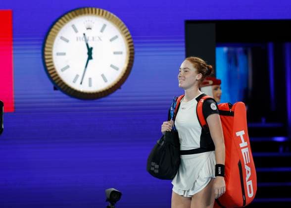 Ella Seidel enters the court, Australian Open 2024, Melbourne Park, Melbourne, Victoria, Australia Copyright: xJuergenxHasenkopfx