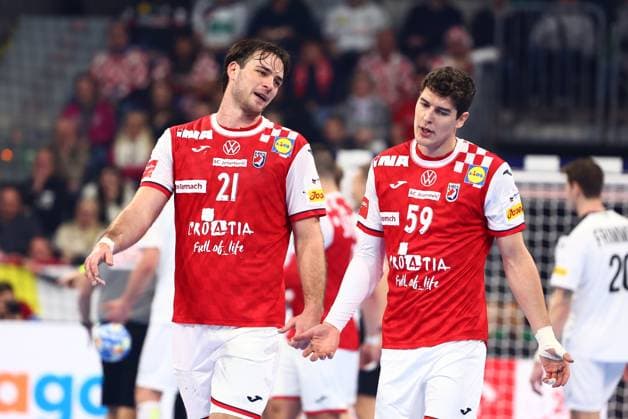 Veron Nacinovic Croatia, left and Luka Lovre Klarica Croatia look thoughtful Croatia vs Austria, Handball, Men, EHF Euro 2024, Group B, Matchday 1, 14 01 2024 Croatia vs Austria, Handball, Men, EHF Euro 2024, Group B, Matchday 1, 14 01 2024 Mannheim Copyright: xEibner-Pressefotox EP_RWS