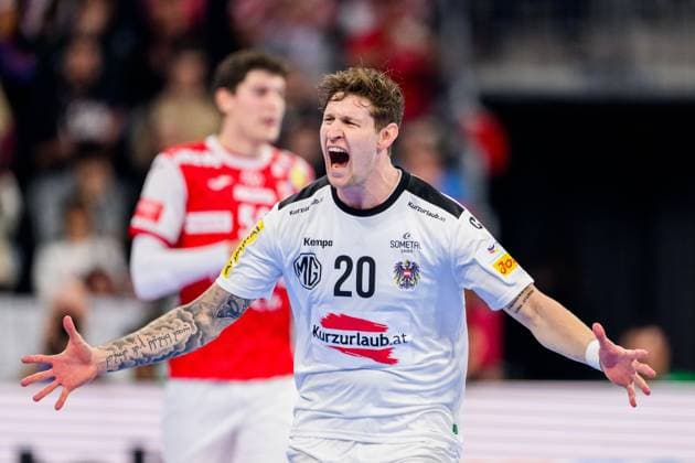 240114 Sebastian Frimmel of Austria celebrates during the EHF European Handball Championship match between Croatia and Austria on January 14, 2024 in Manheim Photo Ludvig Thunman BILDBYRAN kod LT LT0578 handball handboll handball handbolls em 2024 croatia österrike ehf european handball championship austria day 4 bbeng jubel  Copyright: LUDVIGxTHUNMAN BB240114LT053