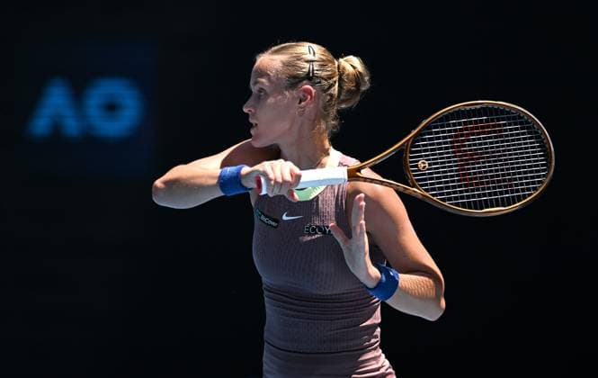 TENNIS AUSTRALIAN OPEN, Anna Karolina Schmiedlova of Slovakia in action during her first round match against Coco Gauff of the USA on Day 2 of the 2024 Australian Open at Melbourne Park in Melbourne, Monday, January 15, 2024. ( NO ARCHIVING, EDITORIAL USE ONLY, NO USE IN BOOKS WITHOUT CONSENT MELBOURNE VICTORIA AUSTRALIA  Copyright: xLUKASxCOCHx 20240115001889166778