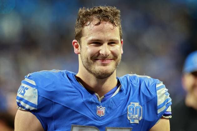 Minnesota Vikings vs Detroit Lions Detroit Lions tight end Sam LaPorta (87) walks off the field after a Lions win of the NFC Wildcard Playoffs game between the Detroit Lions and the Los Angeles Rams in Detroit, Michigan USA, on Sunday, January 14, 2024. Detroit Michigan United States  Copyright: xAmyxLemusx originalFilename:lemus-minnesot240114_npcDv.jpg