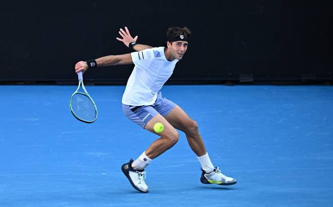 TENNIS AUSTRALIAN OPEN, Tomas Martin Etcheverry of Argentina returns during his first round match against Andy Murray of Great Britain on Day 2 of the 2024 Australian Open at Melbourne Park in Melbourne, Monday, January 15, 2024. ( NO ARCHIVING, EDITORIAL USE ONLY, NO USE IN BOOKS WITHOUT CONSENT MELBOURNE VICTORIA AUSTRALIA  Copyright: xJOELxCARRETTx 20240115001889226696