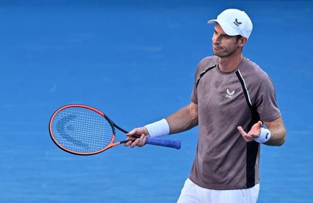 TENNIS AUSTRALIAN OPEN, Andy Murray of Great Britain gestures during his first round match against Tomas Martin Etcheverry of Argentina on Day 2 of the 2024 Australian Open at Melbourne Park in Melbourne, Monday, January 15, 2024. ( NO ARCHIVING, EDITORIAL USE ONLY, NO USE IN BOOKS WITHOUT CONSENT MELBOURNE VICTORIA AUSTRALIA  Copyright: xJOELxCARRETTx 20240115001889228468