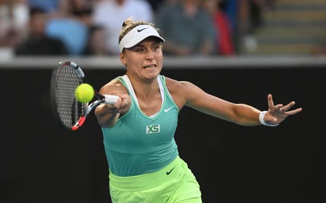 TENNIS AUSTRALIAN OPEN, Yulila Starodubtseva of Ukraine in action during her first round match against Ons Jabeur of Tunisia on Day 2 of the 2024 Australian Open at Melbourne Park in Melbourne, Monday, January 15, 2024. ( NO ARCHIVING, EDITORIAL USE ONLY, NO USE IN BOOKS WITHOUT CONSENT MELBOURNE VICTORIA AUSTRALIA  Copyright: xLUKASxCOCHx 20240115001889256197