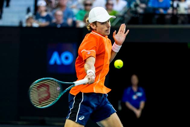 MELBOURNE, VIC - JANUARY 15: Alex de Minaur of Australia in action during Round 1 of the 2024 Australian Open on January 15 2024, at Melbourne Park in Melbourne, Australia. (Photo by Jason Heidrich Icon Sportswire) TENNIS: JAN 15 Australian Open EDITORIAL USE ONLY Icon240115227