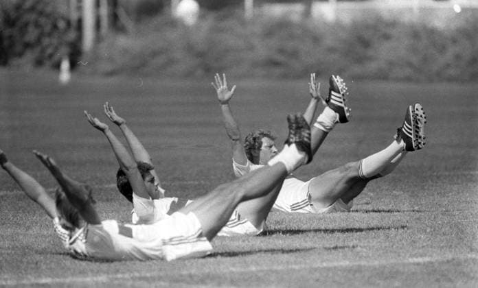 06.07.87 VfB Stuttgart Training Deutschland, Stuttgart, 06.07.1987, Fussball, Bundesliga, VfB Stuttgart Training: . *** 06 07 87 VfB Stuttgart Training Germany, Stuttgart, 06 07 1987, Football, Bundesliga, VfB Stuttgart Training