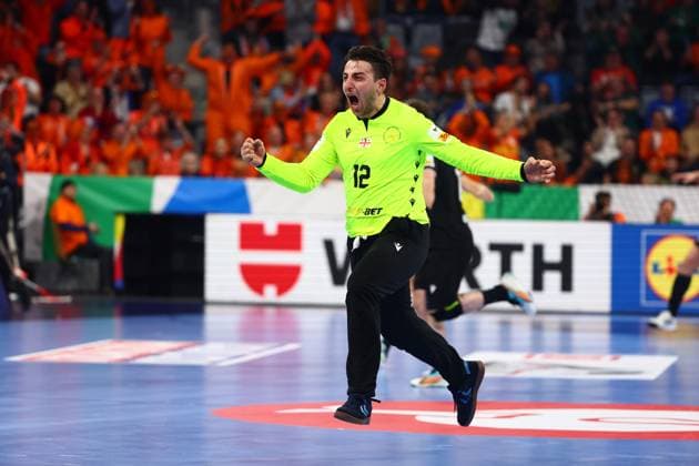 Zurab Tsintsadze Georgia cheers Bosnia and Herzegovina vs Georgia, Handball, Men, EHF Euro 2024, Group E, Matchday 3, 15 01 2024 Bosnia and Herzegovina vs Georgia, Handball, Men, EHF Euro 2024, Group E, Matchday 3, 15 01 2024 Mannheim Copyright: xEibner-Pressefotox EP_RWS