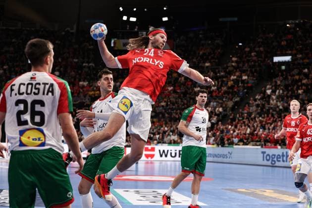 MENS EHF EURO 2024 Denmark Portugal 15 01 2024 Mikkel HANSEN DEN 24 on the ball throws on goal Copyright: xBEAUTIFULxSPORTS Goldbergx