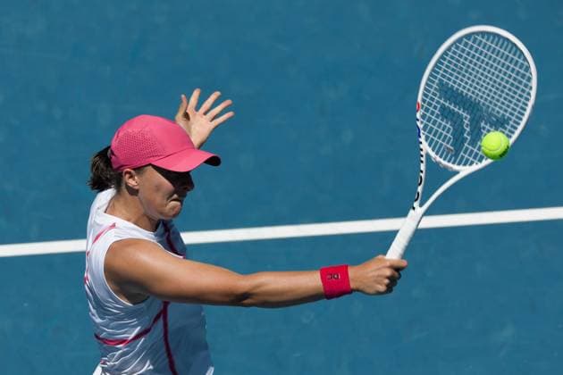 Tennis 2024: Australian Open Day 3 January 16, 2024: 1st seed IGA SWIATEK of Poland in action against SOFIA KENIN of the USA on Rod Laver Arena in a Women s Singles 2nd round match on day 3 of the 2024 Australian Open in Melbourne, Australia. Sydney Low Cal Media(Credit Image: Â Sydney Low Cal Sport Media) California USA EDITORIAL USE ONLY Copyright: xx ZUMA-20240116_faf_c04_009.jpg SydneyxLowx csmphotothree223614