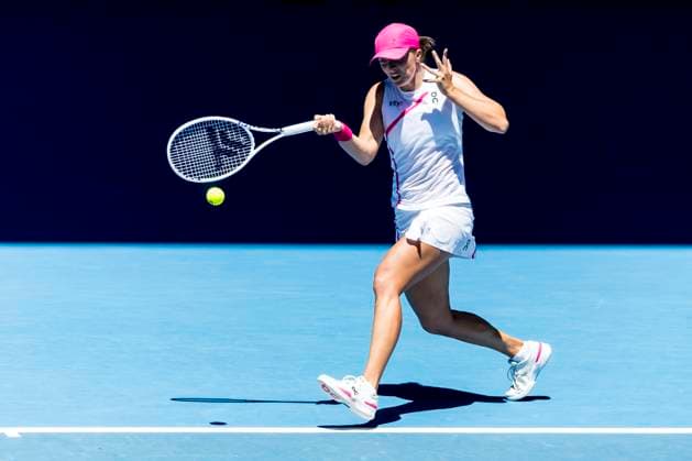 MELBOURNE, VIC - JANUARY 16: Iga Swiatek of Poland in action during Round 1 of the 2024 Australian Open on January 16 2024, at Melbourne Park in Melbourne, Australia. (Photo by Jason Heidrich Icon Sportswire) TENNIS: JAN 16 Australian Open EDITORIAL USE ONLY Icon240116017