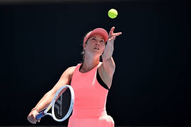 TENNIS AUSTRALIAN OPEN, Danielle Collins of the USA serves during her match against Angelique Kerber of Germany on Day 3 of the 2024 Australian Open at Melbourne Park in Melbourne, Tuesday, January 16, 2024. ( NO ARCHIVING, EDITORIAL USE ONLY, NO USE IN BOOKS WITHOUT CONSENT MELBOURNE VICTORIA AUSTRALIA  Copyright: xJAMESxROSSx 20240116001889627546