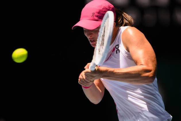 Iga Swiatek (POL) in action during her first round match Australian Open, Day Two, Tennis, Melbourne Park, Melbourne, Australia - 16 Jan 2024  Copyright: xJamesxGourley Shutterstockx 14302243aw