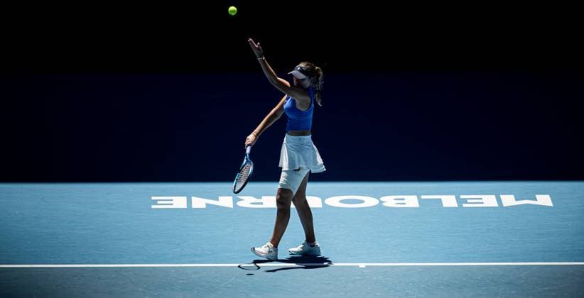 (240116) -- MELBOURNE, Jan. 16, 2024 -- Sofia Kenin of the United States serves during the women s singles 1st round match between Iga Swiatek of Poland and Sofia Kenin of the United States at Australian Open tennis tournament in Melbourne, Australia, Jan. 16, 2024. (Photo by Xinhua) (SP)AUSTRALIA-MELBOURNE-TENNIS-AUSTRALIAN OPEN HuxJingchen 