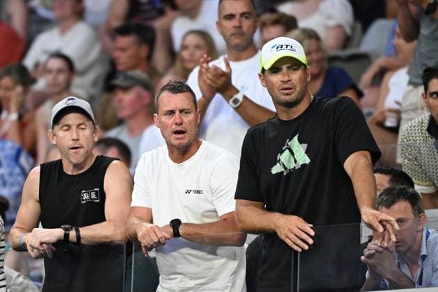 TENNIS AUSTRALIAN OPEN, Lleyton Hewitt (centre) watches Thanasi Kokkinakis of Australia in his round 1 win over Sebastian Ofner of Austria on Day 3 of the 2024 Australian Open at Melbourne Park in Melbourne, Tuesday, January 16, 2024. ( NO ARCHIVING, EDITORIAL USE ONLY, NO USE IN BOOKS WITHOUT CONSENT MELBOURNE VICTORIA AUSTRALIA  Copyright: xJAMESxROSSx 20240116001889698231