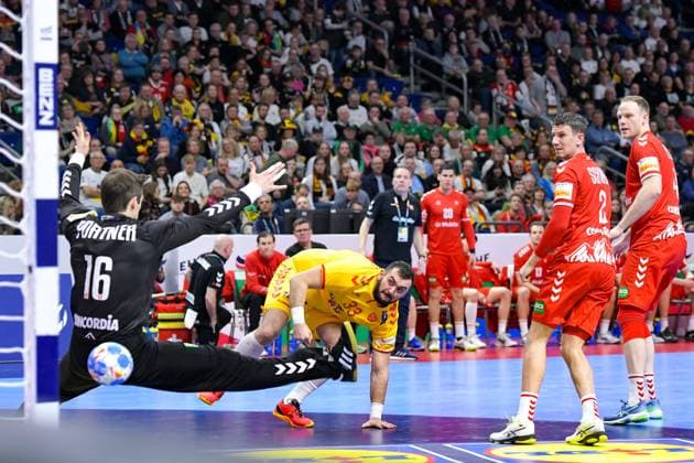 Handball EHF Handball EURO 2024, North Macedonia Switzerland 16 01 2024, xdanx, Handball EHF Handball EURO 2024, North Macedonia Switzerland v l Nikola Portner Switzerland 16 ,Zharko Peshevski North Macedonia 33 ,Andre Schmid Switzerland 2 ,Lenny Rubin Switzerland 4 ,throws goal, goal scorer, scores goal, scores the goal Berlin Mercedes Benz Arena Berlin Germany EN Copyright: xDanielxLakomskix