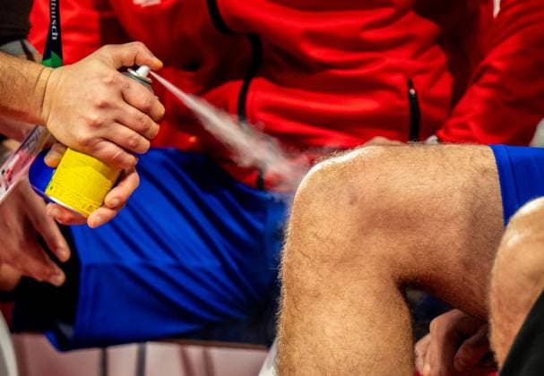 Sport Bilder des Tages HANDBALL - EHF EURO 2024 MANNHEIM,GERMANY,16.JAN.24 - HANDBALL - EHF Men s European Championship, EM, Europameisterschaft 2024, group stage, Croatia vs Romania. Image shows a feature with Dan Emil Racotea (ROU). Keywords: injury.  GEPAxpictures xEdgarxEisner