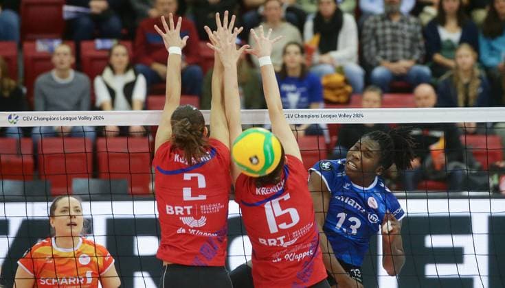 Stuttgart , Volleyball CEV Champions League , Allianz MTV Stuttgart vs Asterix Avo Beveren , right Krystal Rivers Stgt