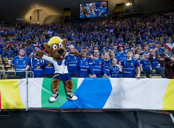 Mascot Hanniball with Icelandic fans before the start of the match GER, Iceland vs Hungary, Handball, Men, EHF Euro 2024, Group C, Matchday 3, 16 01 2024 GER, Iceland vs Hungary, Handball, Men, EHF Euro 2024, Group C, Matchday 3, 16 01 2024 Munich Copyright: xEibner-Pressefoto HeikexFeinerx EP_HFR