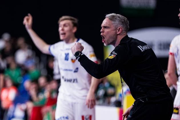 MENS EHF EURO 2024 Iceland Hungary 16 01 2024 Snorri Steinn Gudjonsson Coach Iceland cheers MENS EHF EURO 2024 Iceland Hungary, Olympiahalle, Munich on 16 01 2024 Copyright: xBEAUTIFULxSPORTS Wunderlx