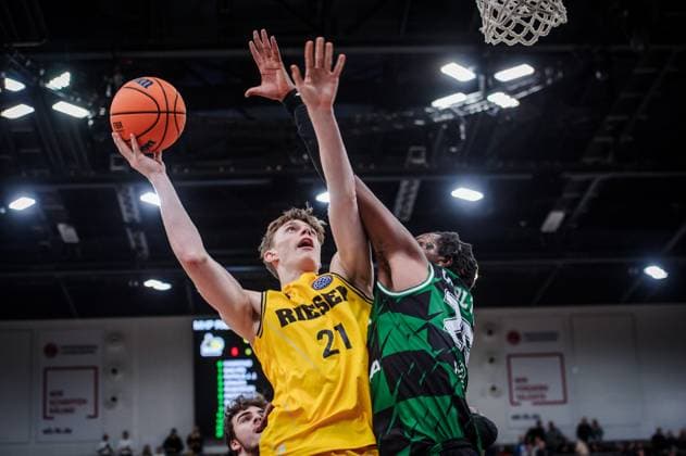 Sport Themen der Woche KW03 Sport Bilder des Tages Dominykas Pleta (MHP Riesen Ludwigsburg 21) vs. Josh Carlton (Daruessafaka Lassa, 25) MHP RIESEN Ludwigsburg - Daruessafaka Lassa, Basketball, Basketball Champions League, Saison 2023 24, BCL-Play-Ins 3 3, 16.01.2024, Ludwigsburg (MHPArena), DEU MHP RIESEN Ludwigsburg - Daruessafaka Lassa, 16.01.2024, Ludwigsburg (MHPArena), DEU Ludwigsburg *** Dominykas Pleta MHP Riesen Ludwigsburg 21 vs Josh Carlton Daruessafaka Lassa, 25 MHP RIESEN Ludwigsburg Daruessafaka Lassa, Sport, Basketball, Basketball Champions League, Season 2023 24, BCL Play Ins 3 3, 16 01 2024, Ludwigsburg MHPArena , DEU MHP RIESEN Ludwigsburg Daruessafaka Lassa, 16 01 2024, Ludwigsburg MHPArena , DEU Ludwigsburg Copyright: xSandyxDinkelackerx EP_SDR