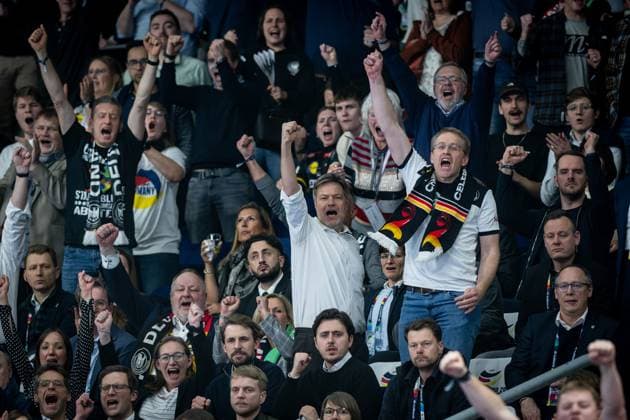 Handball Berlin 16 01 2024 EHF European Championships 2024 EURO 2024 Preliminary round France FRA Germany GER Robert Habeck Daniel Günther Cheers