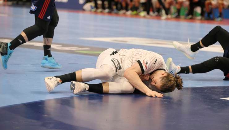 Photo is devastated Juri KNORR Germany European Handball Championship, preliminary round in Berlin , on Tue 16 01 2024 France Germany Claus Bergmann DFL regulations prohibit any use of photographs as image sequences and or quasi video