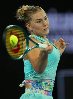 Maria Timofeeva of Russia in action Australian Open, Day Four, Tennis, Melbourne Park, Melbourne, Australia - 17 Jan 2024  Copyright: xEllaxLing Shutterstockx 14297587q