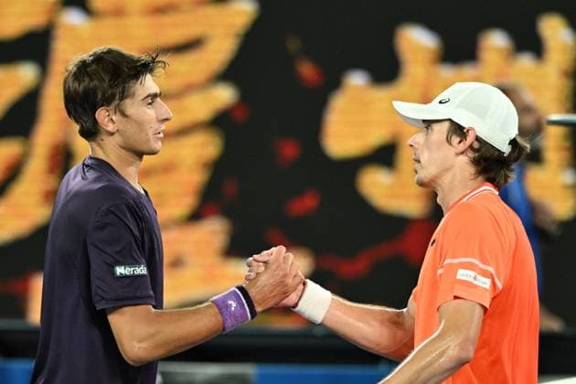 TENNIS AUSTRALIAN OPEN, Matteo Arnaldi of Ital congratulates Alex de Minaur of Australia on his round 2 win on Day 4 of the 2024 Australian Open at Melbourne Park in Melbourne, Wednesday, January 17, 2024. ( NO ARCHIVING, EDITORIAL USE ONLY, NO USE IN BOOKS WITHOUT CONSENT MELBOURNE VICTORIA AUSTRALIA  Copyright: xJAMESxROSSx 20240117001890063801