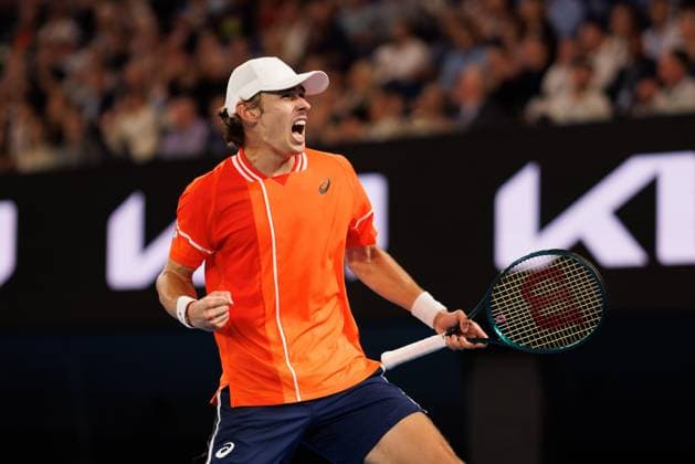 Tennis 2024: Australian Open Day 4 January 17, 2024: 10th seed ALEX DE MINAUR of Australia reacts after setting up a match point against Matteo Arnaldi of Italy on Rod Laver Arena in a Men s Singles 2nd round match on day 4 of the 2024 Australian Open in Melbourne, Australia. Sydney Low Cal Media(Credit Image: Â Sydney Low Cal Sport Media) California USA EDITORIAL USE ONLY Copyright: xx ZUMA-20240117_faf_c04_003.jpg SydneyxLowx csmphotothree223850