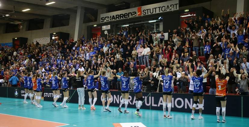 Stuttgart , Volleyball CEV Champions League , Allianz MTV Stuttgart vs Asterix Avo Beveren , Cheering Stuttgart with the spectators